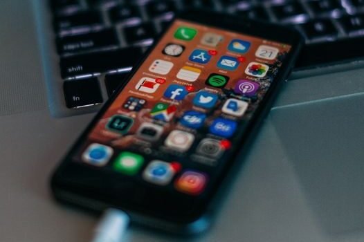 More consumers turn to social media to discover new products and brands | DMX Marketing Experts