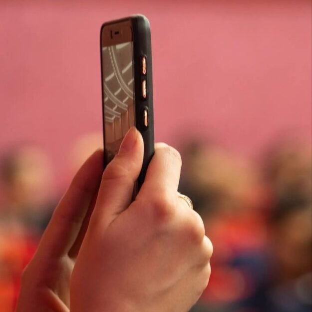 Vertical-video-Make-sure-your-content-is-filmed-or-edited-to-fit-the-platform-768×768